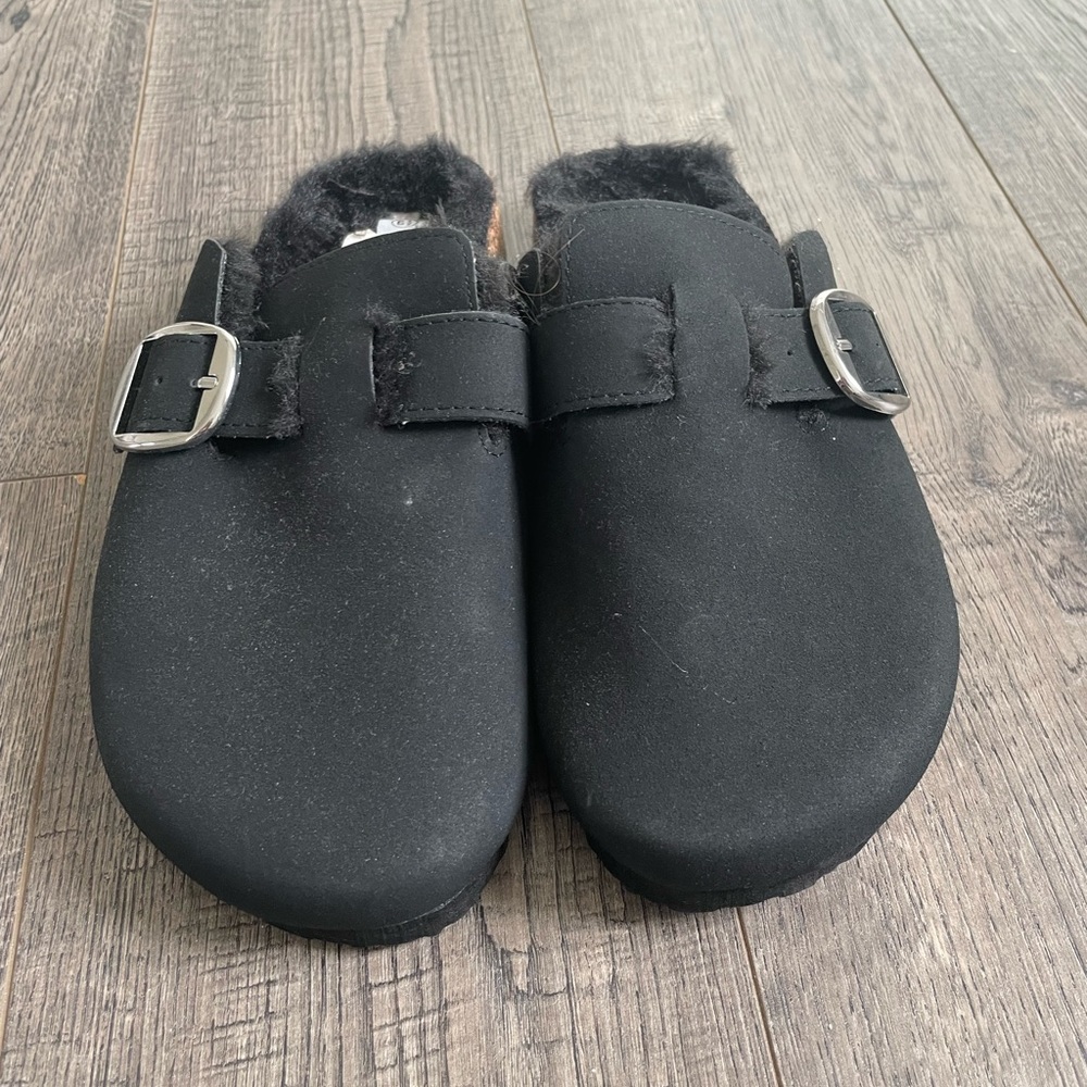 Black Fuzzy Lined Clogs with Buckle